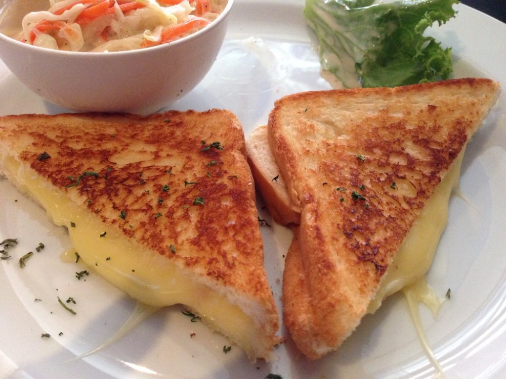 sandwich grilled cheese.JPG