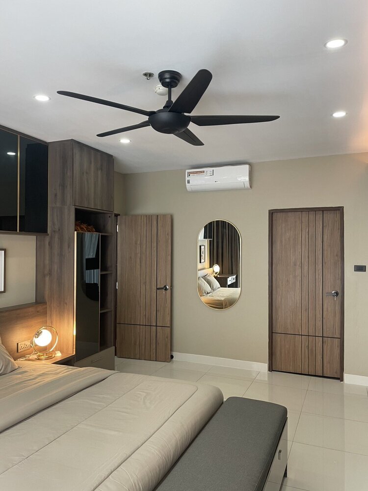 Bed Fan Aircon Cabinets Mirror.jpg